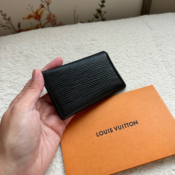 Excellent LV Epi leather 4 key holder - Picture 3 of 6
